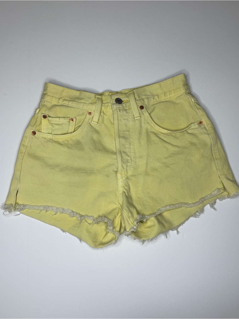 Levi’s 501 Cutoff Shorts W26 Yellow Frayed Hem Denim Distressed